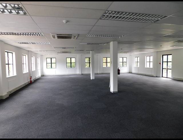 525M² OFFICE TO LET IN HYDE PARK